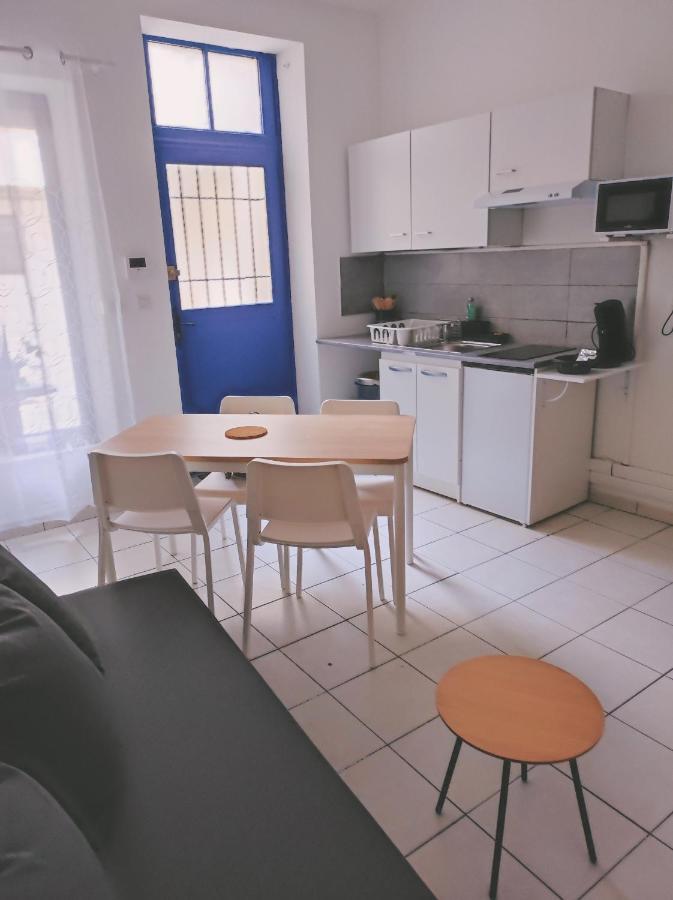 Appartement Cosy En Centre Centre-Ville . . . นีมส์ ภายนอก รูปภาพ