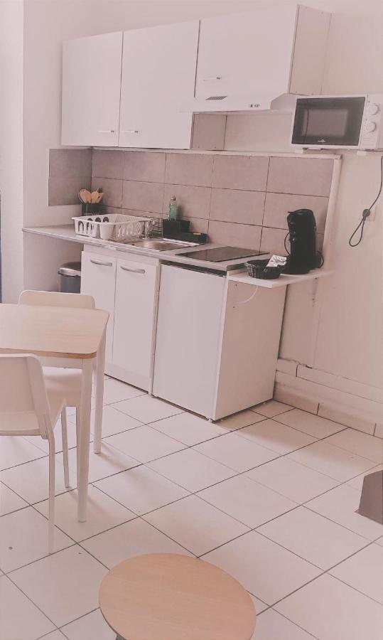 Appartement Cosy En Centre Centre-Ville . . . นีมส์ ภายนอก รูปภาพ
